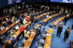 Senado aprova o retorno do DPVAT; projeto segue para sanção de Lula